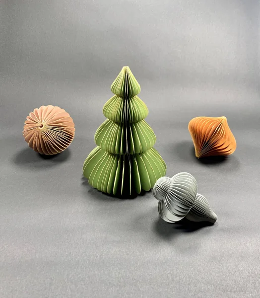 Mini Árbol Navidad Aislado Árbol Navidad Papel Decoraciones Moderno Diseño Imagen de stock