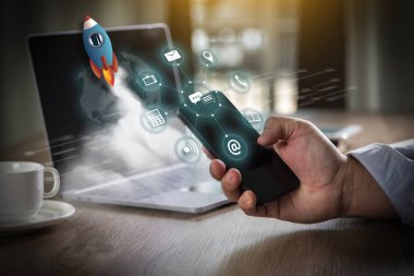 CONTACT US (Müşteri Destek Hattı çalışanları CONNECT) İletişim, şirket yardımı ve cep telefonu için telefon teknolojisi kullanır