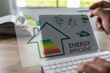 Enerji verimliliği mobil uygulaması ekran adamı enerji tasarrufu diyagramı maliyet hesaplayıcısı para endüstrisi bilgisayar kavramı ekolojisi sürdürülebilir
