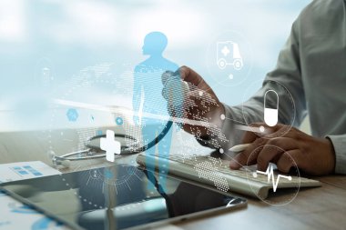 Sağlık sektörü, hastane geçmişindeki veri tablosunu analiz ediyor. Tıbbi ve doktor analizi yapıyor.