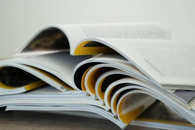 Dergi yayını Gazete ve Dergi kitapları: arkaplan ve katalog tasarımı; makale dergisi baskısı; gazete medya kitabı bilgisi; belge reklamcılığı veri ders kitabı