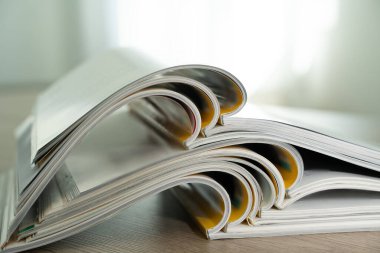 Dergi yayını Gazete ve Dergi kitapları: arkaplan ve katalog tasarımı; makale dergisi baskısı; gazete medya kitabı bilgisi; belge reklamcılığı veri ders kitabı