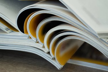 Dergi yayını Gazete ve Dergi kitapları: arkaplan ve katalog tasarımı; makale dergisi baskısı; gazete medya kitabı bilgisi; belge reklamcılığı veri ders kitabı
