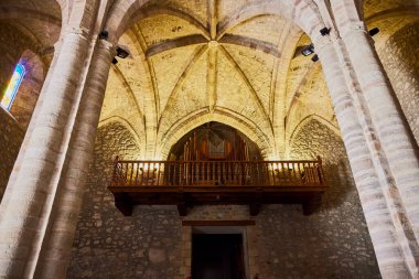 Camaleo (İspanya), 16 Haziran 2023. Santo Toribio de Lebana Manastırı. İçinde İsa 'nın öldüğü Haç' ın bilinen en büyük parçası olan Lignum Crucis 'in kalıntıları var..