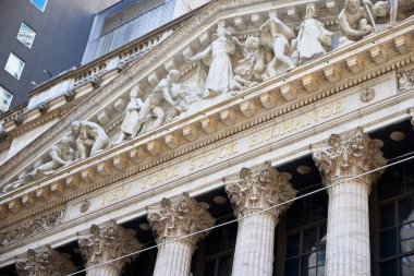 New York (ABD), 22 Mart 2024. New York Borsası. Wall Street 'te yer alıyor. Parasal hacimde dünyanın en büyük borsası olup, bağlı şirket sayısında ilk sıradadır..