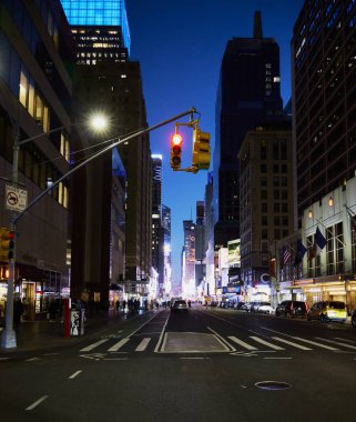 New York (ABD), 24 Mart 2024. Manhattan Caddesi. New York 'un en yoğun nüfuslu ve coğrafi olarak en küçük ilçesidir.. 