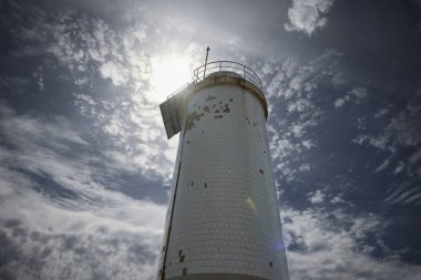 Roncudo Deniz Feneri. Corme 'un eteklerinde yer alan Kosta de la Muerte, İspanya' nın en tehlikeli kıyı şeritlerinden biridir..
