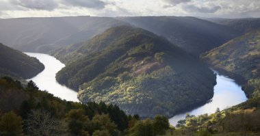 Meander of the Mio River. It is the longest river in Galicia, with more than 300 kilometers of route through the provinces of Lugo, Ourense and Pontevedra clipart