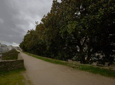 Roma duvarı Lugo (İspanya), 24 Ocak 2025. Burası bir Dünya Mirası Sitesi. Üçüncü yüzyılda inşa edilmiş ve dünyada tamamen korunmuş tek yapı..