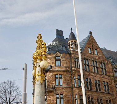 Binalar. Stockholm (İsveç), 18 Nisan 2025. Stockholm binaları. İsveç başkenti mükemmel bir mimariye, gelenek ve modernizmin bir karışımına sahiptir..
