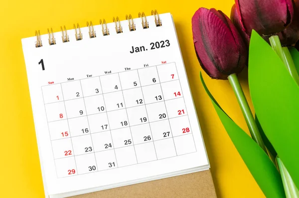 Styczeń 2023 Miesięczny Kalendarz Biurko 2023 Rok Czerwony Tulipan Żółtym — Zdjęcie stockowe