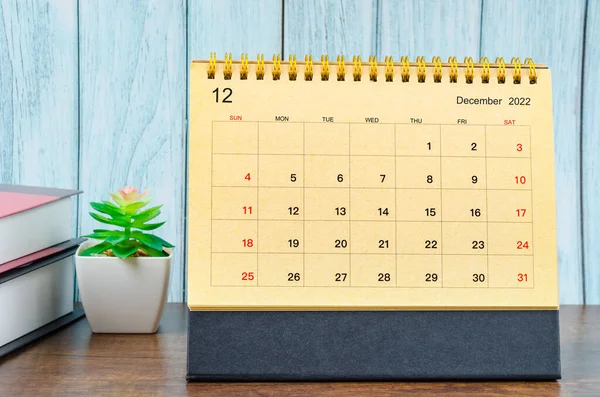 Bruin December 2022 Maandelijkse Bureaukalender Voor Organisator 2022 Jaar Plannen — Stockfoto