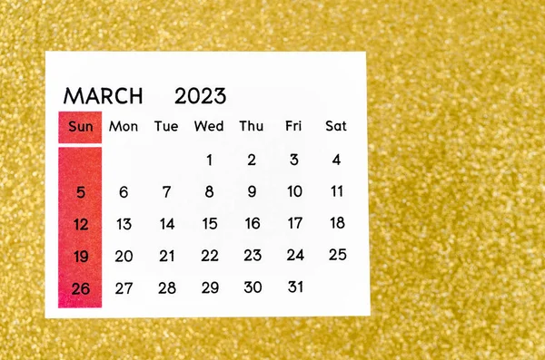 Březen 2023 Měsíční Kalendář Pro Rok 2023 Rok Zlatém Pozadí — Stock fotografie