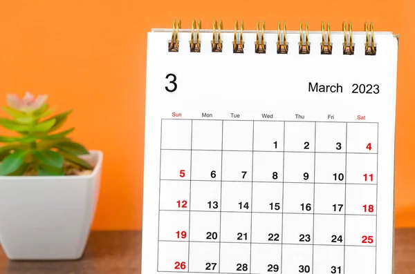 Maart 2023 Maandelijkse Bureaukalender Voor 2023 Jaar Houten Tafel — Stockfoto