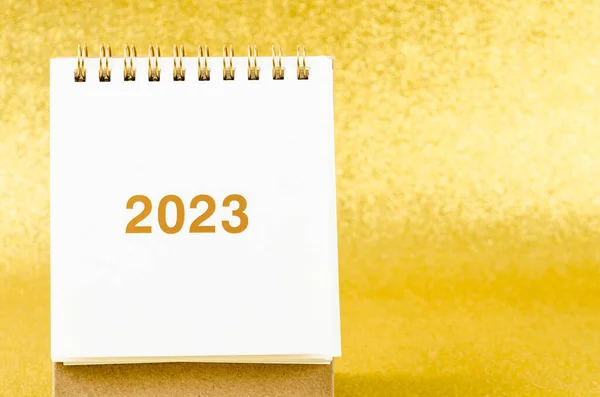 2023 Календарь Стола Золотом Фоне Цвета — стоковое фото