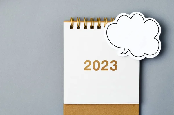 2023 Stolní Kalendář Řečovou Bublinou Šedém Pozadí — Stock fotografie