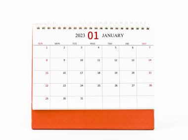 2023 yılı Ocak ayının masa takvimi beyaz arka planda izole edilmiş..