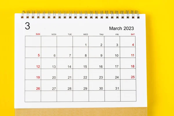 Março 2023 Calendário Mesa Mensal Para 2023 Ano Fundo Amarelo — Fotografia de Stock