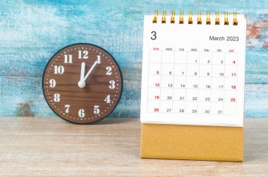 Mart 2023 Aylık masa takvimi 2023 yıl ve saat.