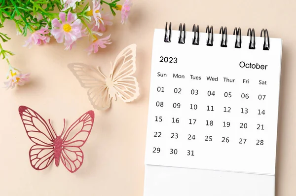 October 2023 Desk Calendar Organizer Plan Reminder Butterfly Paer Flower — Stok fotoğraf
