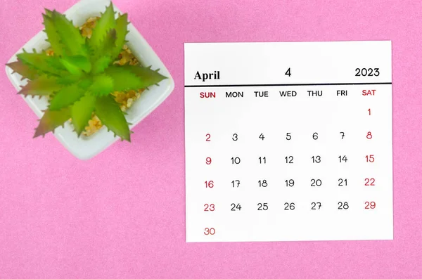 Kwiecień 2023 Miesięczny Kalendarz 2023 Rok Różowym Tle — Zdjęcie stockowe