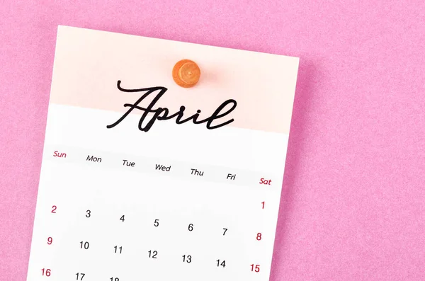 April 2023 Kalender Och Trä Tryck Stift Rosa Färg Bakgrund — Stockfoto