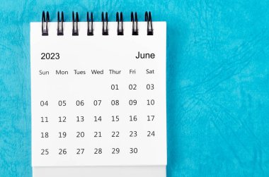 2023 Haziran ayının masa takvimi mavi arka planda 2023 yılı.
