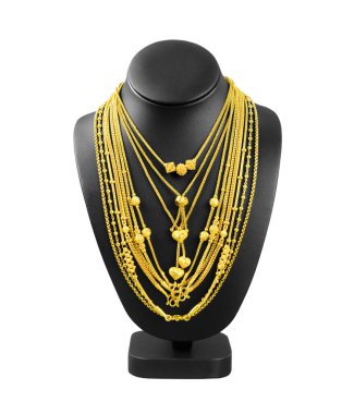 Kolyedeki altın kolye beyaz arkaplanda izole edilmiş duruyor, Kırpma yolunu kaydet.