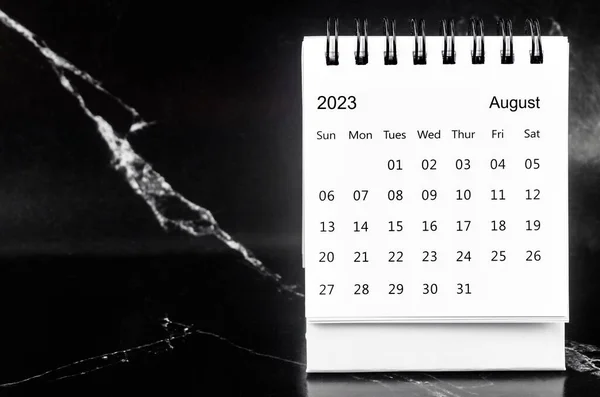 Srpen 2023 Měsíční Kalendář Pro 2023 Rok Černém Mramoru Pozadí — Stock fotografie