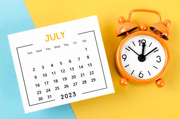 Juli 2023 Månadskalender För 2023 Med Väckarklocka Vacker Bakgrund — Stockfoto