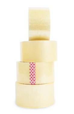 Yapışkan bant ruloları. Beyaz arka planda izole edilmiş. Kırpma yolu kaydedildi.