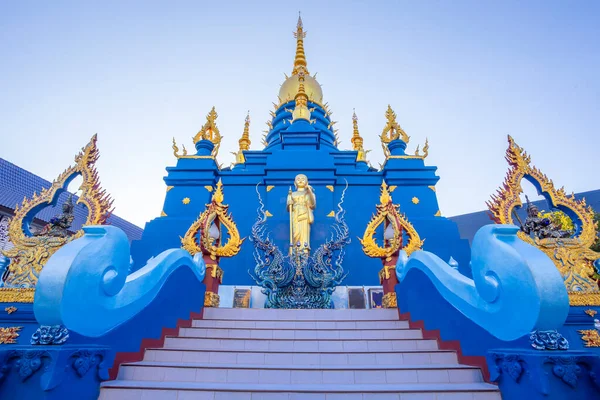 Wat Rong Suea Ten Blåt Tempel Chiang Rai Thailand - Stock-foto