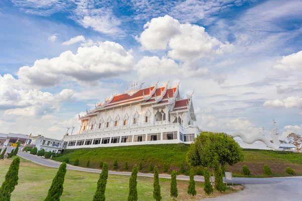 Malownicza Świątynia Wat Haui Pla Kang Błękitnym Niebem Chiang Rai — Zdjęcie stockowe