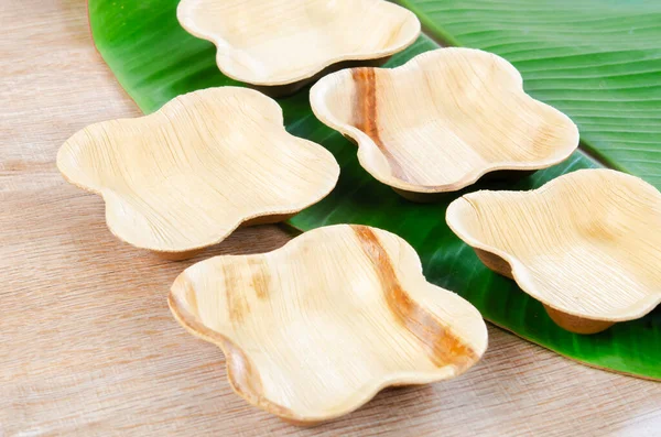 Keukengerei Gemaakt Van Gedroogde Betelnoot Blad Palm Natuurlijk Materiaal Het — Stockfoto