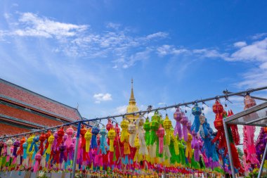 Wat Phra: Lamphun, Tayland 'da ışık festivali yapan Hariphunchai pagoda.