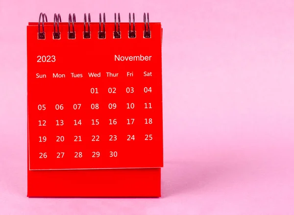 Красный Ноябрь 2023 Ежемесячный Настольный Календарь 2023 Год Розовом Фоне — стоковое фото