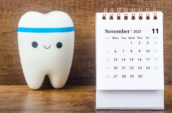 Novembro 2023 Calendário Mesa Mensal Para 2023 Ano Com Dente — Fotografia de Stock