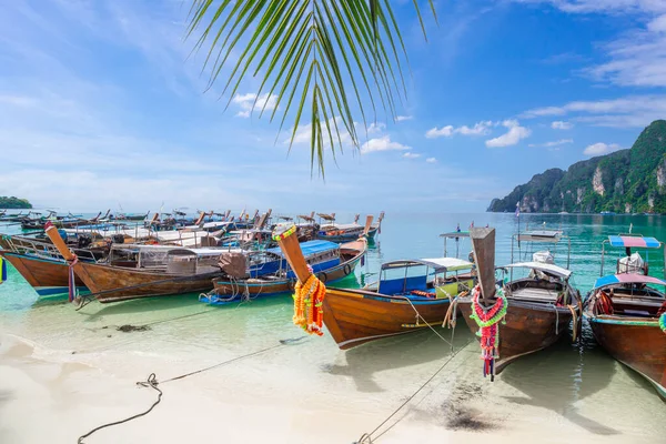 Thai Hagyományos Longtail Csónak Gyönyörű Strand Phuket Tartományban Thaiföld — Stock Fotó