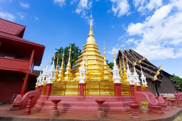 Золотая Пагода Ват Пан Тао Городе Чиангмай Таиланд — стоковое фото