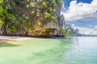 Seyahat geçmişi - Mavi gökyüzü olan tropik ada, Phuket, Tayland.