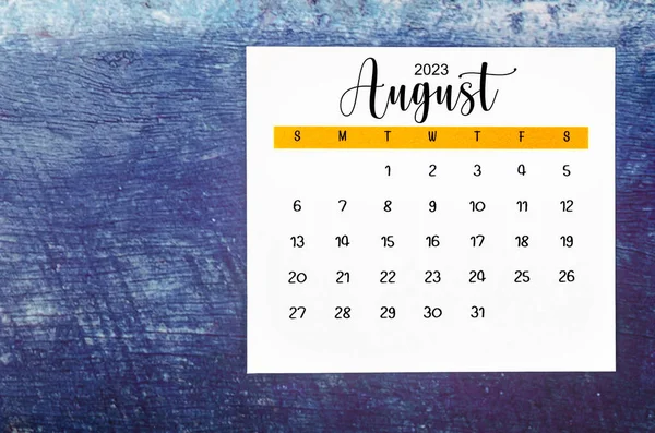 August 2023 Månedskalender 2023 Gammel Blå Trebakgrunn – stockfoto