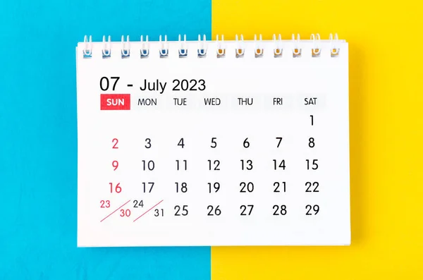 Juli 2023 Monatlicher Schreibtischkalender Für 2023 Jahr Auf Blauem Und — Stockfoto
