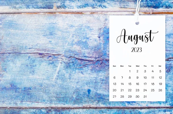 August 2023 Kalenderblatt Mit Weißem Seil Auf Altem Blauen Holzgrund — Stockfoto