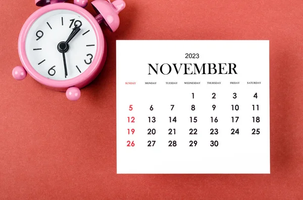November 2023 Monthly Calendar Year Alarm Clock Red Black Background — Stock Photo, Image
