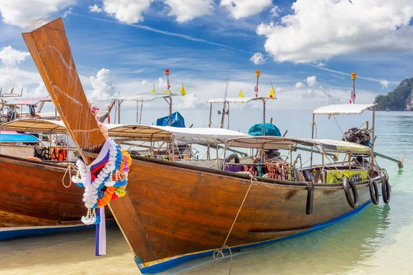 Thai Hagyományos Longtail Csónak Gyönyörű Strand Phuket Tartományban Thaiföld — Stock Fotó