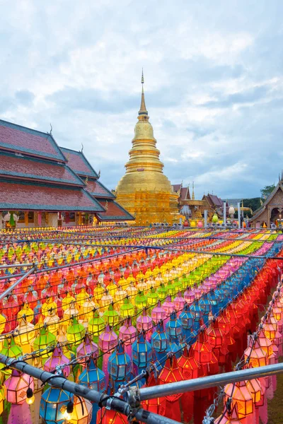 Wat Phra Que Hariphunchai Pagode Com Luz Festival Lamphun Tailândia — Fotografia de Stock