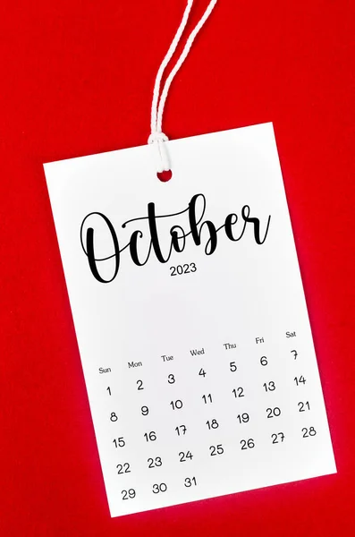 Октябрь 2023 Календарная Страница 2023 Год Повешена Белой Веревке Красном — стоковое фото