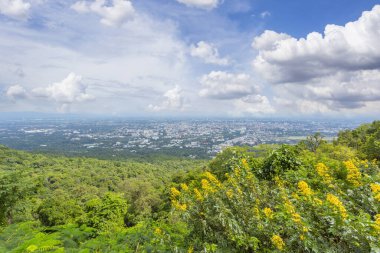 Chiang Mai 'nin en yüksek manzarası şehri göz kadar geniş, iyi bir atmosfer ve güzel bir manzara olarak gördü.
