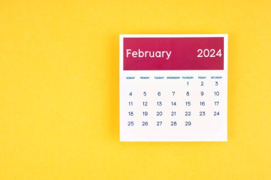Takvim sayfası Şubat 2024 Sarı arkaplan.