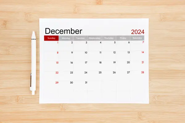 December 2024 Kalenderpagina Houten Achtergrond Stockafbeelding